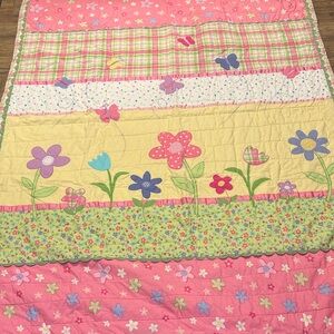 Do Your Room.  Floral Patchwork Quilt - Pink and Yellow includes pillow sham